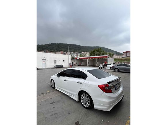 Sahibinden Honda Civic 1.6i VTEC Eco Elegance 2012 Model 