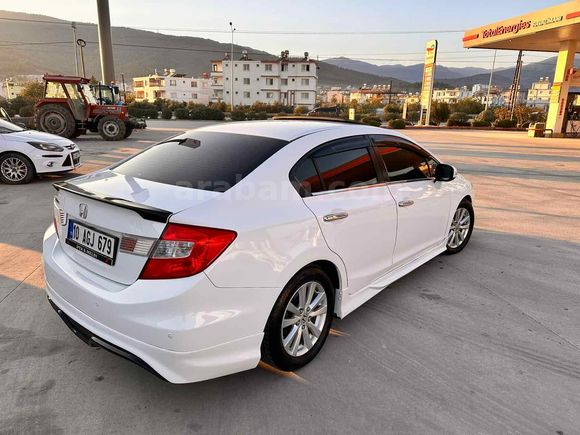 Sahibinden Honda Civic 1.6i VTEC Eco Elegance 2012 Model 