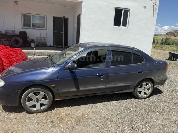 Sahibinden Renault Megane 1.6 RXi 2002 Model 