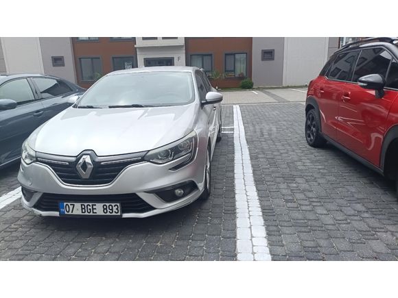Sahibinden Renault Megane 1.5 dCi Touch 2018 Model  230.000 km Gri
