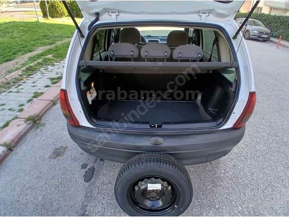 Sahibinden Opel Corsa 1.2 Swing 2000 Model  155.000 km Beyaz