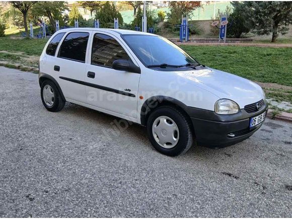 Sahibinden Opel Corsa 1.2 Swing 2000 Model  155.000 km Beyaz