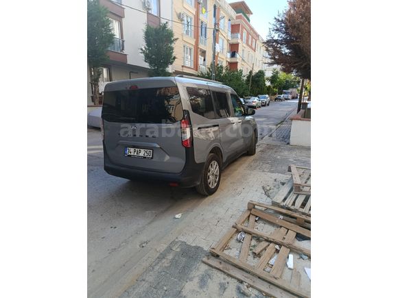 Sahibinden Ford Tourneo Courier 1.5 EcoBlue Titanium 2025 Model