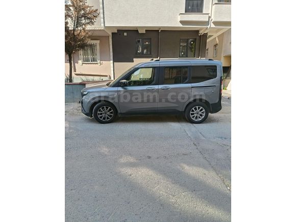 Sahibinden Ford Tourneo Courier 1.5 EcoBlue Titanium 2025 Model