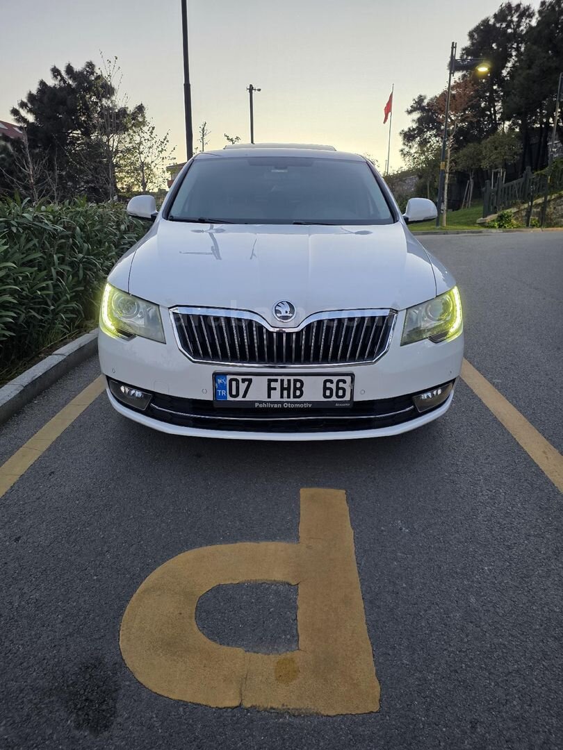 Galeriden Skoda SuperB 1.6 TDI Prestige 2013 Model İstanbul 163.463 km Beyaz 3