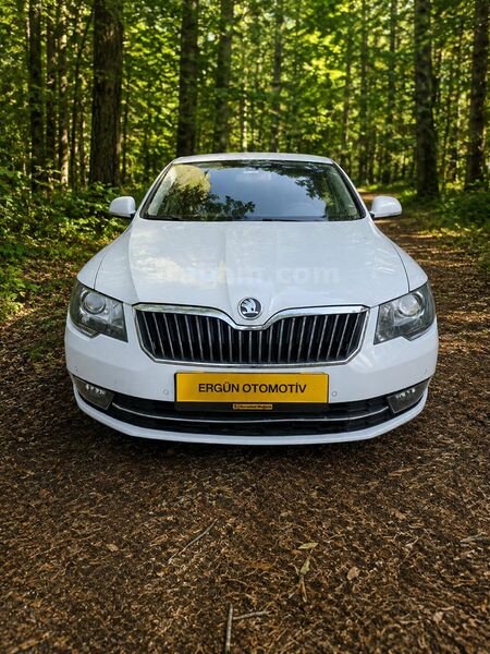 Galeriden Skoda SuperB 1.6 TDI Prestige 2013 Model İstanbul 163.463 km Beyaz