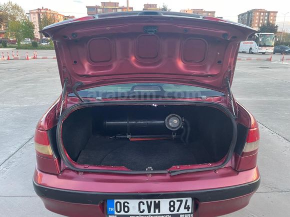 ŞENTÜRKLERDEN MEGANE 1.6 16V BORDO