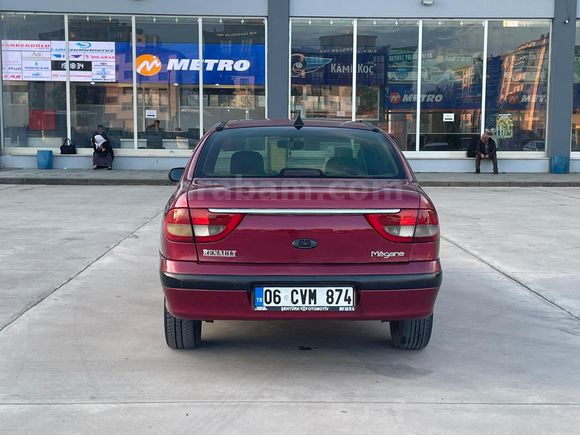 ŞENTÜRKLERDEN MEGANE 1.6 16V BORDO