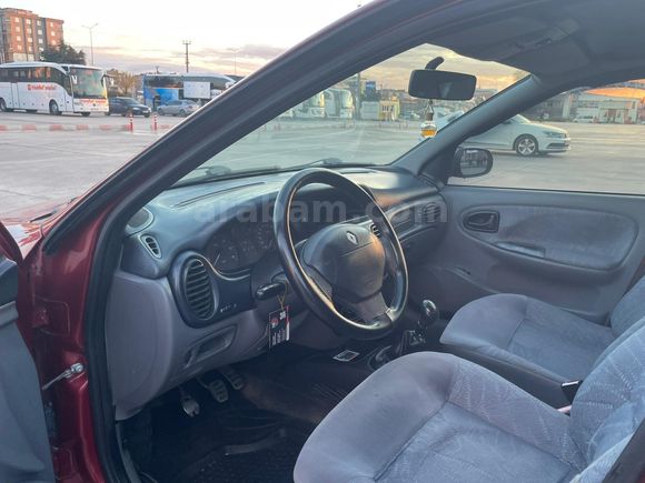 ŞENTÜRKLERDEN MEGANE 1.6 16V BORDO