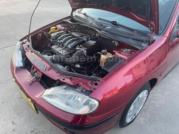 ŞENTÜRKLERDEN MEGANE 1.6 16V BORDO