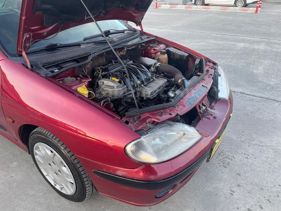 ŞENTÜRKLERDEN MEGANE 1.6 16V BORDO