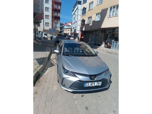 Sahibinden Toyota Corolla 1.5 Dream X-Pack 2023 Model  46.500 km Gri (Gümüş)