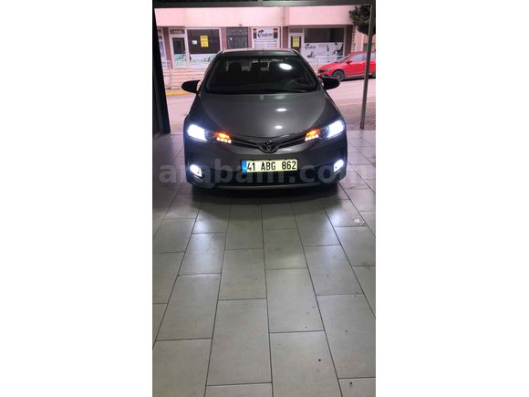 Sahibinden Toyota Corolla 1.6 Touch 2018 Model  100.000 km Gri