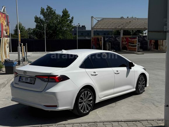 Sahibinden Toyota Corolla 1.5 Flame 2021 Model 