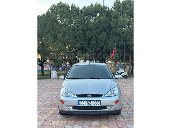 Sahibinden Ford Focus 1.6 Ghia 2001 Model DEİŞENSİZ