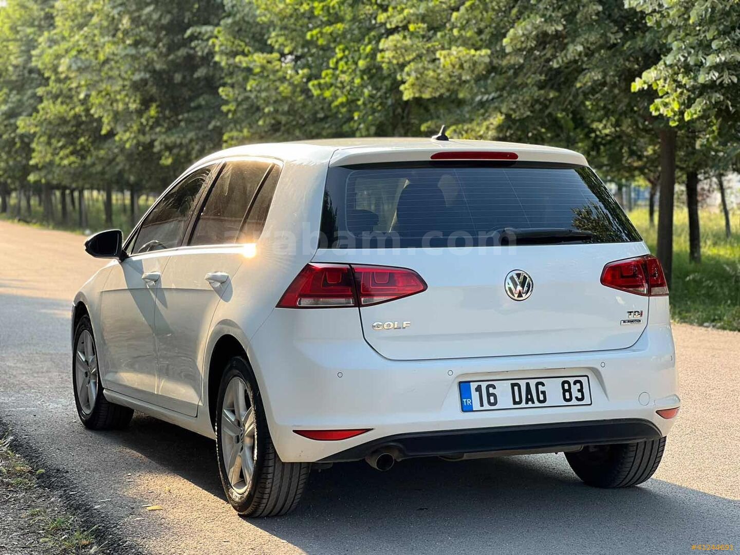 Galeriden Volkswagen Golf 1.6 TDi BlueMotion Comfortline 2016 Model Bursa 241.000 km Beyaz 7