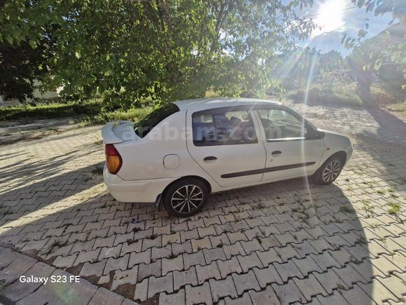 Sahibinden Renault Clio 1.4 Expression 2002 Model  314.000 km Beyaz