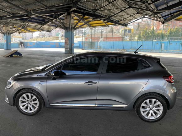 Sahibinden Renault Clio 1.0 TCe Touch 2023 Model 