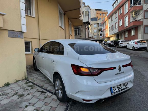 Sahibinden Renault Megane 1.5 Blue DCI Touch 2020 Model 