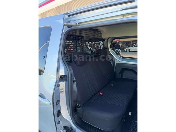 Aile aracı sahibinden tertemiz full+full
TAKAS OLUR
