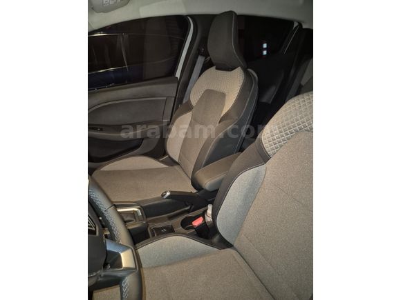 Sahibinden Renault Clio 1.0 TCe Evolution 2023 Model