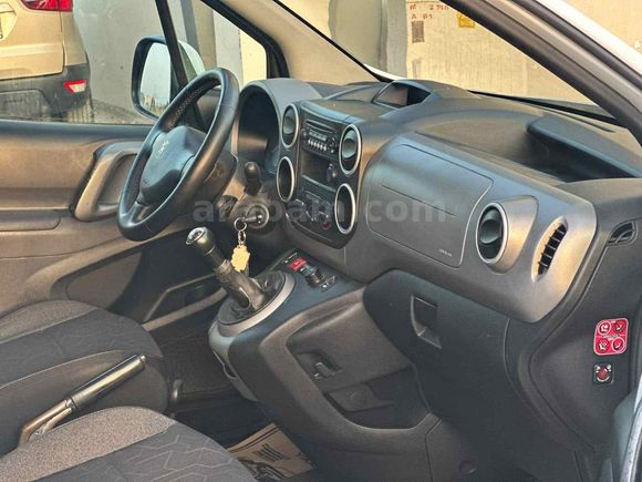 Sahibinden Peugeot Partner 1.6 BlueHDI Active 2017 Model  320.000 km Beyaz