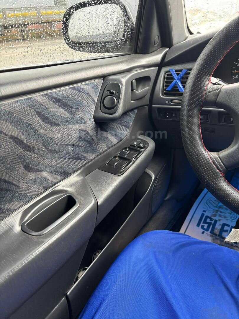 Sahibinden Toyota Carina 2.0 GLi 1998 Model Çorum 320.000 km Beyaz 4