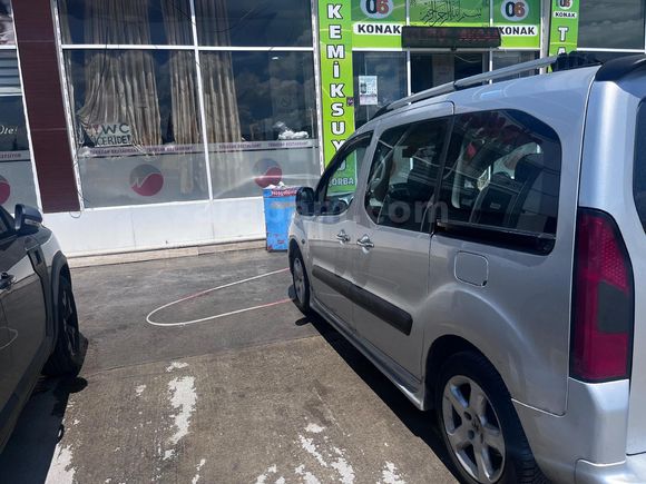 Sahibinden Peugeot Partner 1.6 HDI Adventure 2011 Model  273.000 km Gri (titanyum)