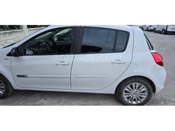 Sahibinden Renault Clio 1.6 Night & Day 2012 Model  100.000 km Beyaz