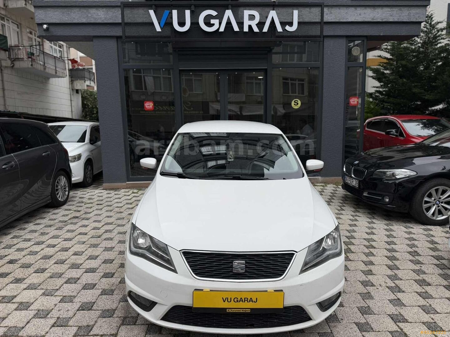 Galeriden Seat Toledo 1.4 TSI Style 2013 Model İstanbul 141.000 km Beyaz 1