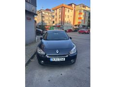 Sahibinden otomatik Renault Fluence 1.6 Dynamique 2012 Model tramer serviste far değişti
