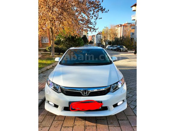 Sahibinden Honda Civic 1.6i VTEC Eco Elegance 2013 Model