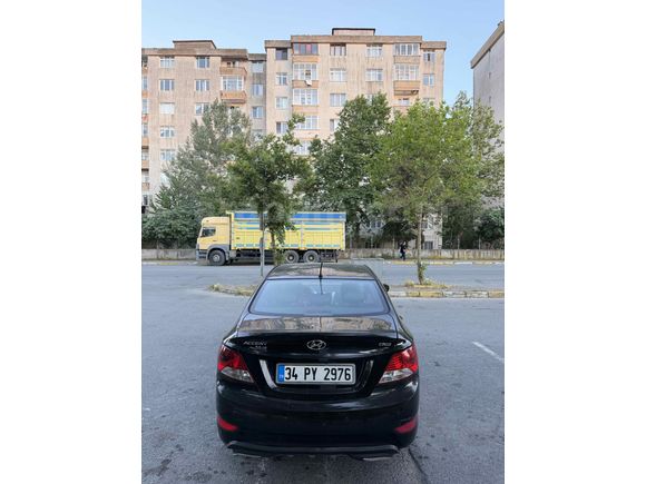 Sahibinden Hyundai Accent Blue 1.6 CRDI Mode 2015 Model 