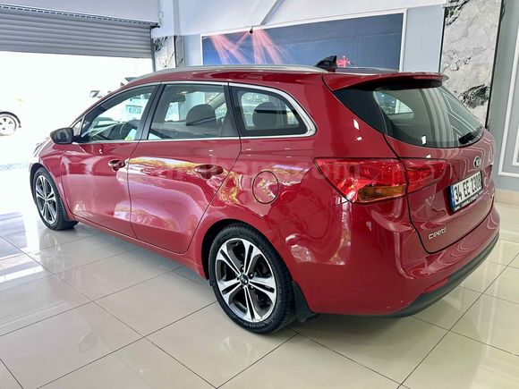 Galeriden Kia Ceed 1.6 CRDi Premium SW 2017 Model Bursa