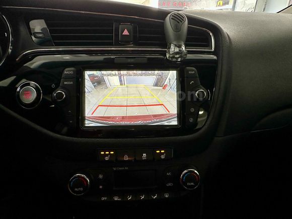 Galeriden Kia Ceed 1.6 CRDi Premium SW 2017 Model Bursa