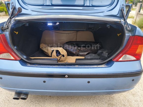 Sahibinden Ford Focus 1.6 Ghia 2003 Model
