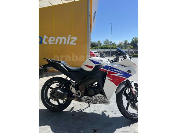Sahibinden Honda CBR 125 R  (son fiyat dır motor yükseltcem için satıyorum 
