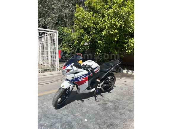 Sahibinden Honda CBR 125 R  (son fiyat dır motor yükseltcem için satıyorum 
