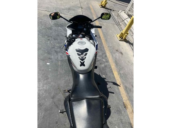 Sahibinden Honda CBR 125 R  (son fiyat dır motor yükseltcem için satıyorum 

