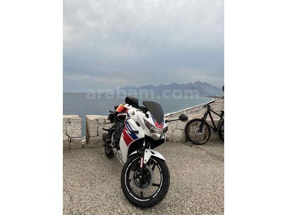 Sahibinden Honda CBR 125 R  (son fiyat dır motor yükseltcem için satıyorum 
