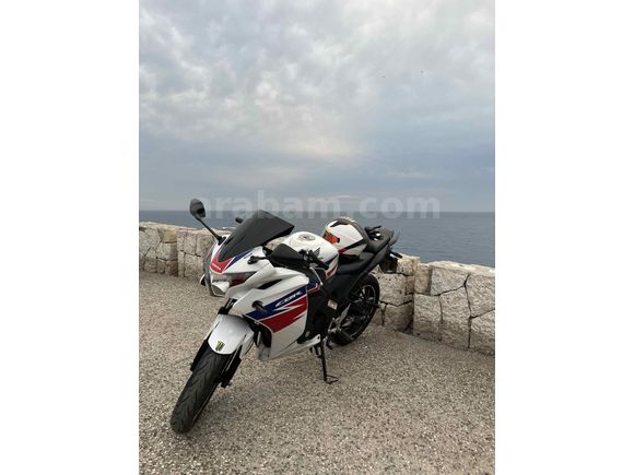 Sahibinden Honda CBR 125 R  (son fiyat dır motor yükseltcem için satıyorum 
