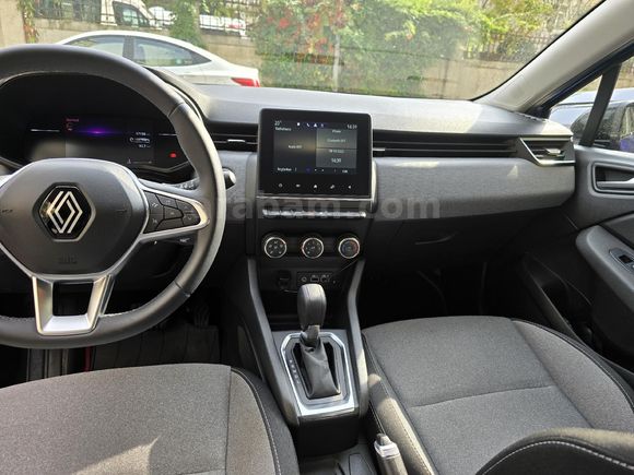 Sahibinden Renault Clio 1.0 TCe Evolution 2024 Model  23.000 km Mavi (metalik)