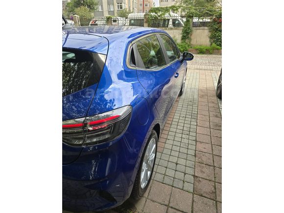 Sahibinden Renault Clio 1.0 TCe Evolution 2024 Model  23.000 km Mavi (metalik)