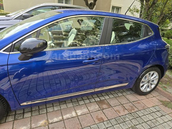 Sahibinden Renault Clio 1.0 TCe Evolution 2024 Model  23.000 km Mavi (metalik)