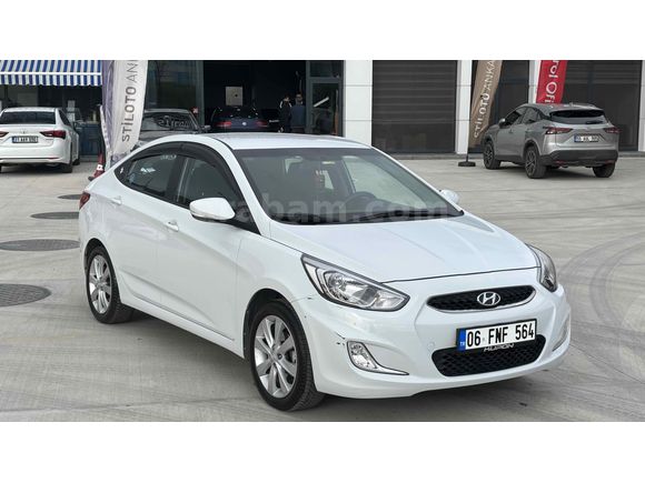Sahibinden Hyundai Accent Blue 1.4 D-CVVT Mode Plus 2018 Model  82.000 km Beyaz