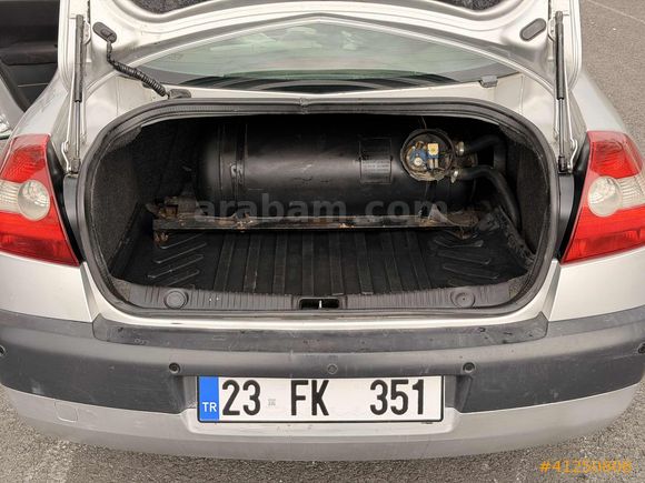 DEĞİŞENSİZ TERTEMİZ - 4 LASTİK MUAYENE YENİ - 1.6 MEGANE 2