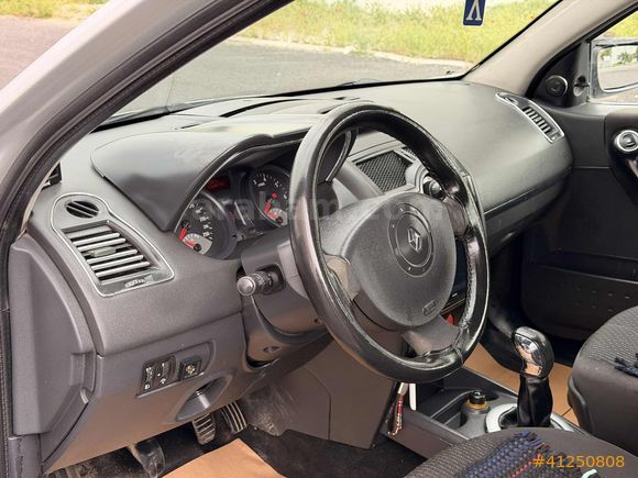 DEĞİŞENSİZ TERTEMİZ - 4 LASTİK MUAYENE YENİ - 1.6 MEGANE 2