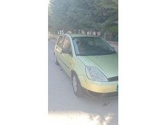 Sahibinden Ford Fiesta 1.4 Comfort 2005 Model .. Değerinde sedan araç ile takas olabilir..
