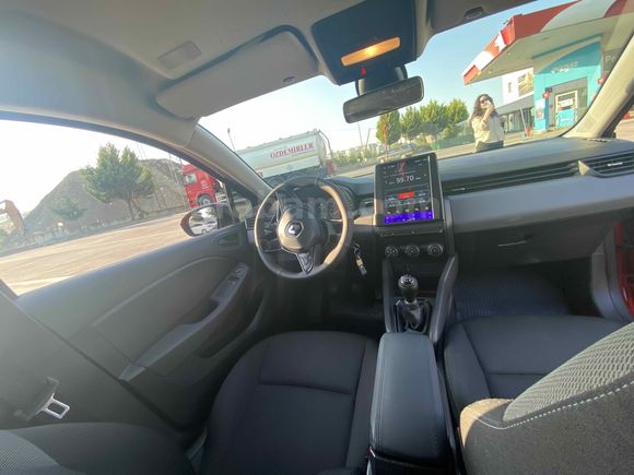 Sahibinden Renault Clio 1.0 SCe Joy 2023 Model 