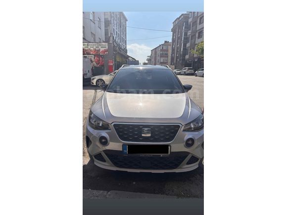 Sahibinden Seat Arona 1.0 EcoTSI Xperience 2022 Model  27.000 km Gri (metalik)